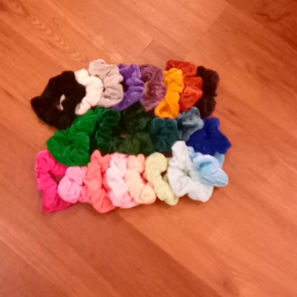 22 multi color scrunchies